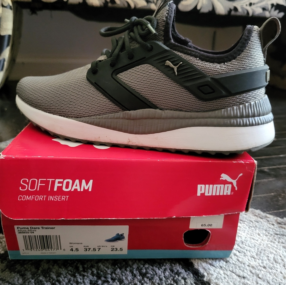 PUMA Tennis Shoes